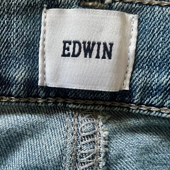 EDWIN Light Wash Elin Straight Leg Crop - Size 28 (Measures 31") - Picture 8 of 13